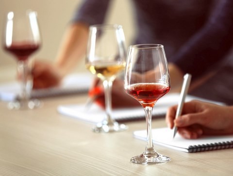 women and wines of the world